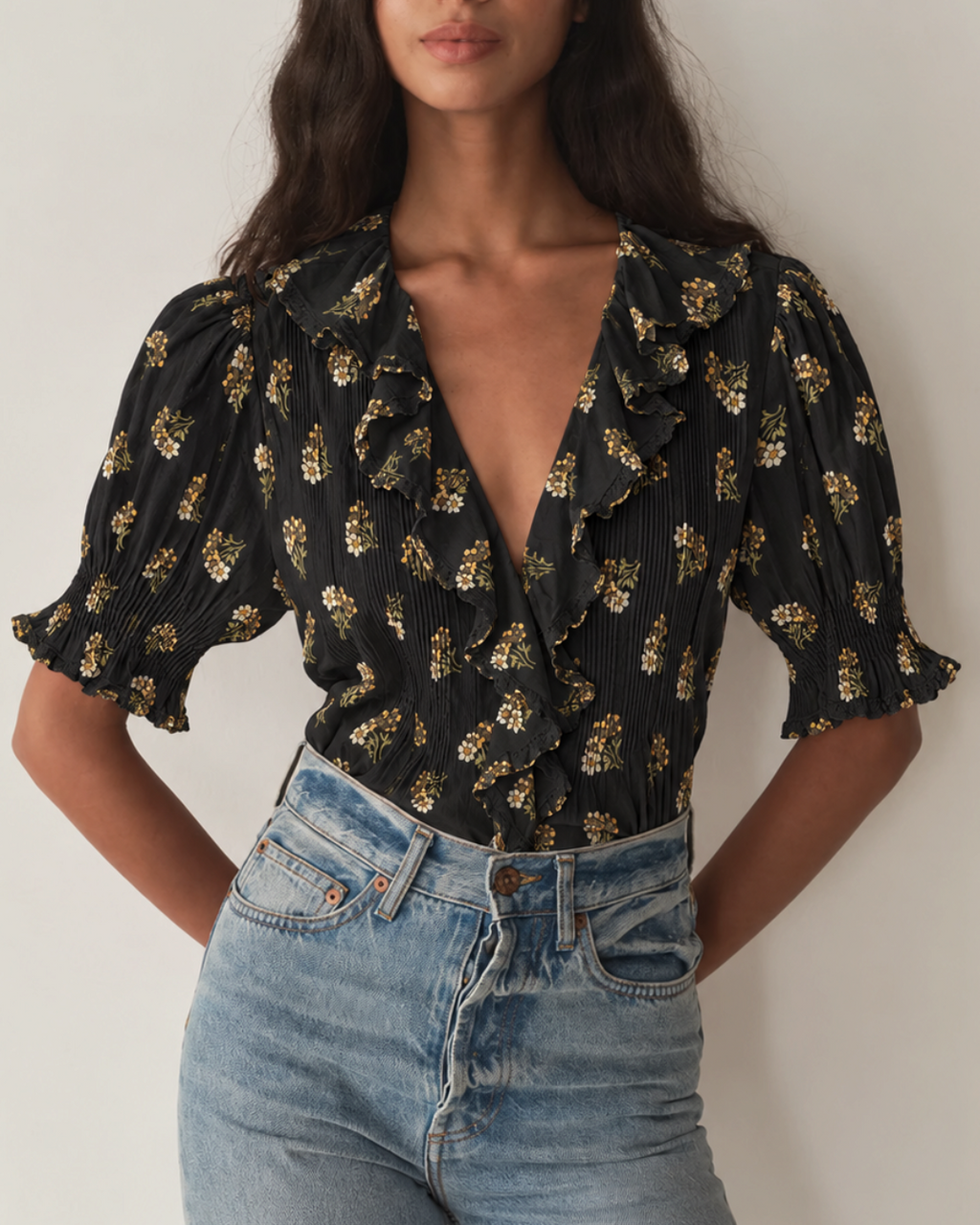 Blouse Merci Paris Dôen Black floral Henri with ruffled lace collar and puffed sleeves in organic cotton