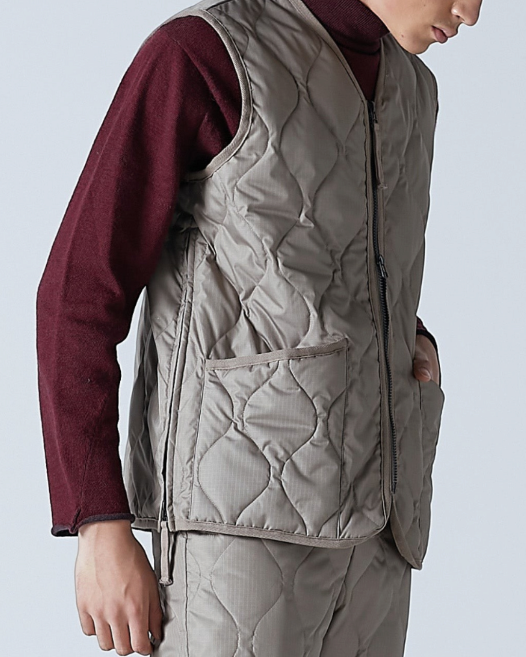 Taion - Gilet Military Zip V-Neck matelassé - Moka
