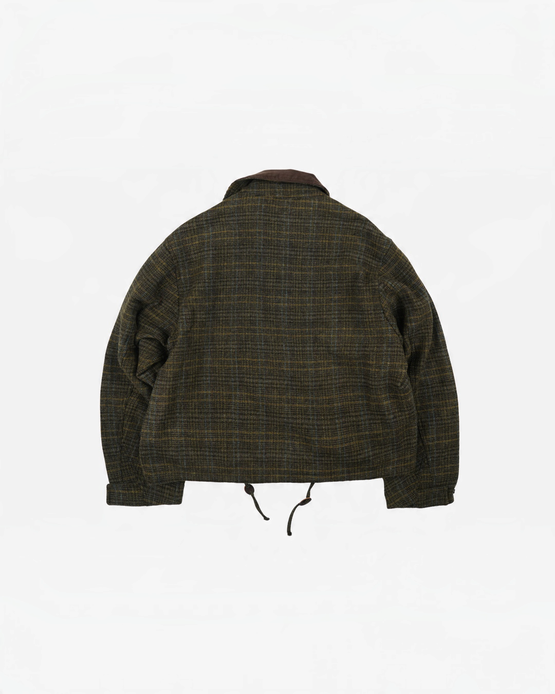 Vue arrière de la veste de chasse en laine Heritage Frizmworks chez Merci Paris, motif à carreaux vert et col marron