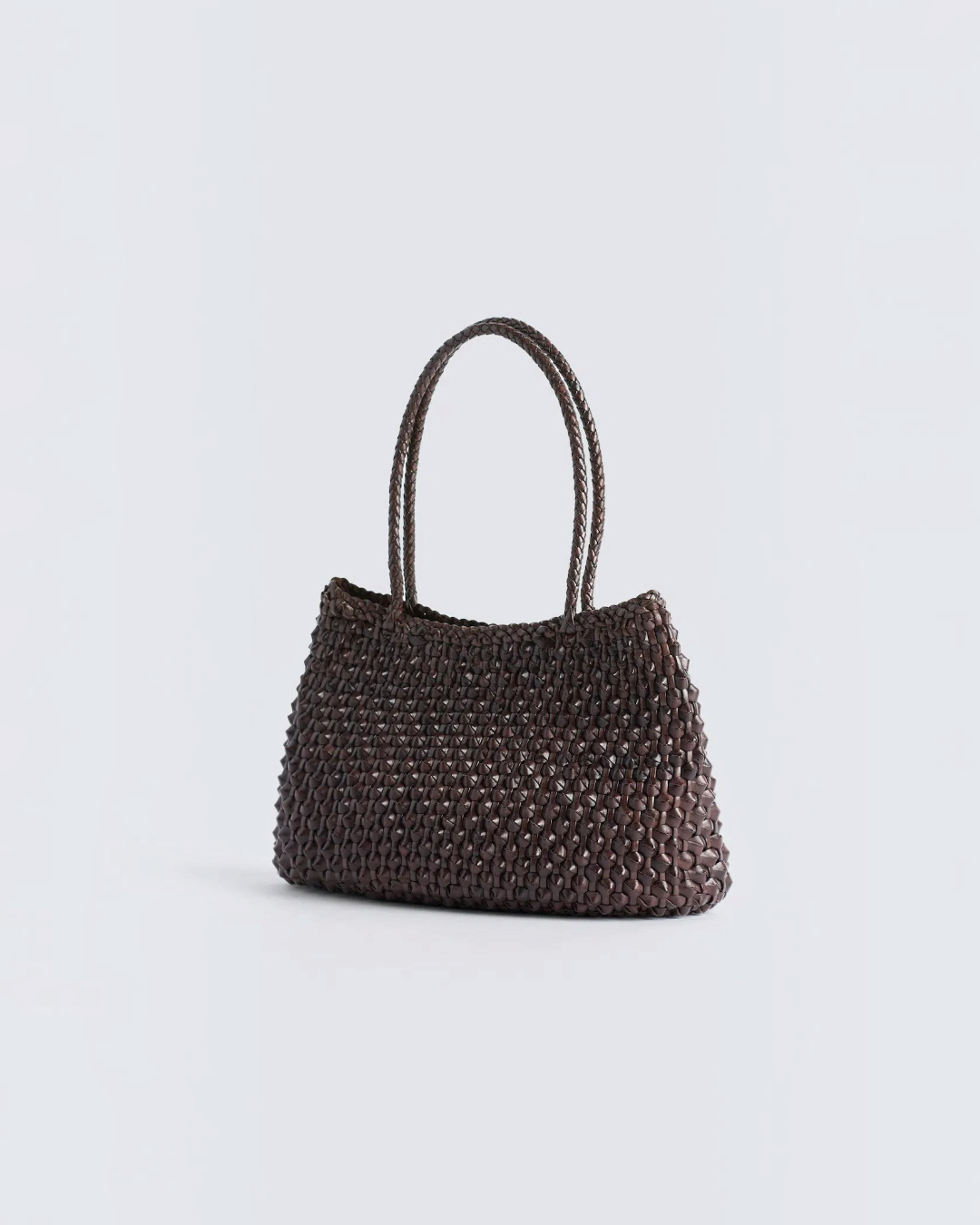 Sac panier Merci Paris Dragon Diffusion Santa Croce en cuir de buffle tressé marron foncé avec anses pour épaule