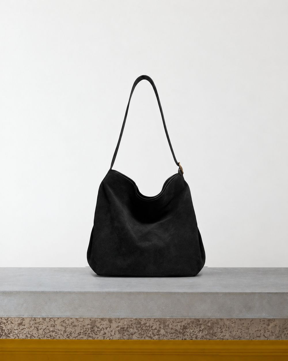 Bleu De Chauffe - Sac Seau Sofia - Noir – Vue sur banc