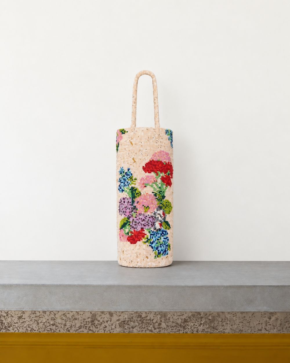 Cordera - Sac Perles Hortensia - Ecru – Vue sur banc