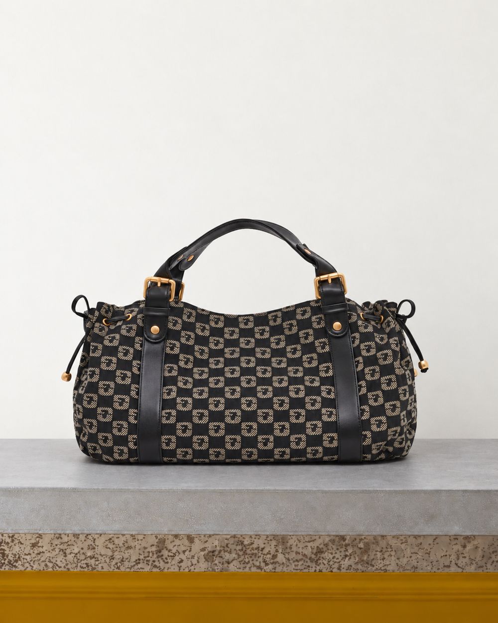 Gerard Darel - Sac À Main En Toile Jacquard 24H - Noir – Vue sur banc