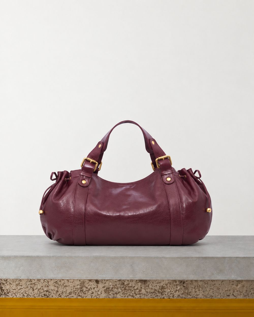 Gerard Darel - Sac Vintage 24H - Bordeaux – Vue sur banc