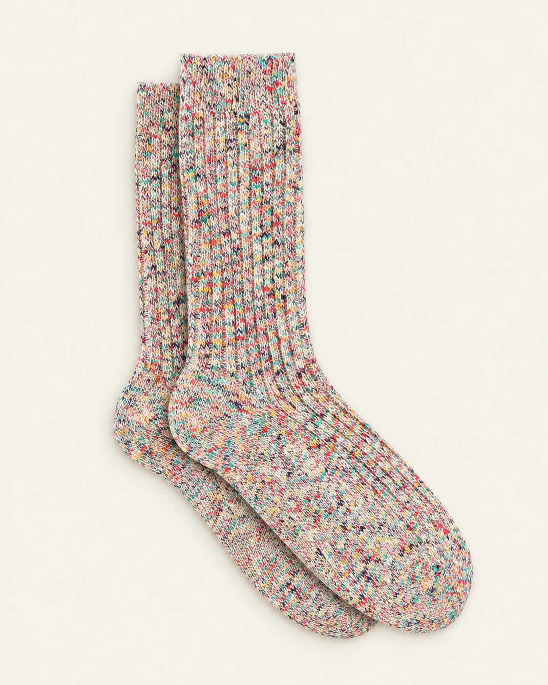 Anonymous Ism - Chaussettes Homespan - Vert — paire en packshot sur fond écru