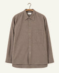 Universal Works - Chemise Square Pocket - Marron, vue de face sur cintre