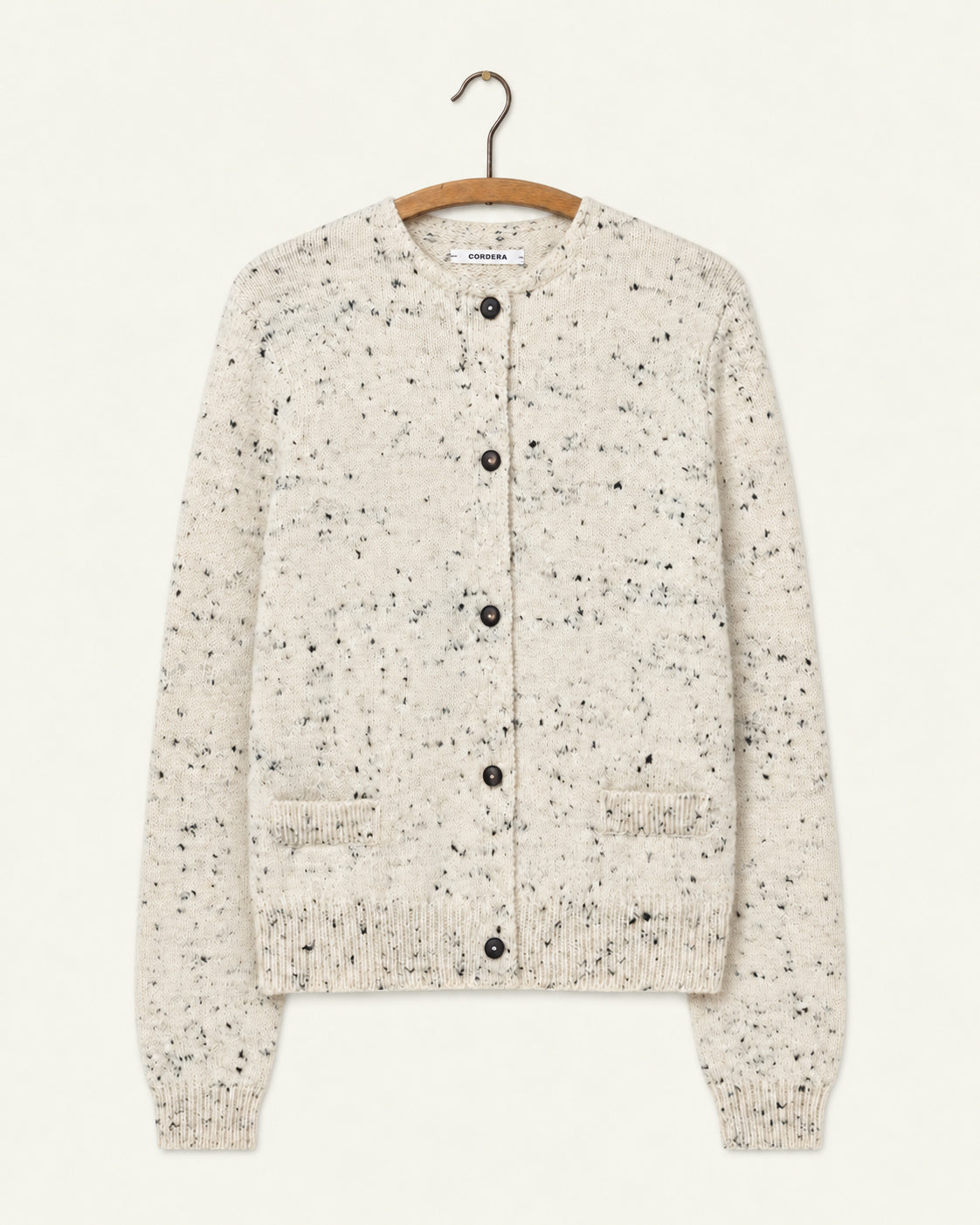 Cordera - Cardigan Flecked - Ecru, vue de face sur cintre