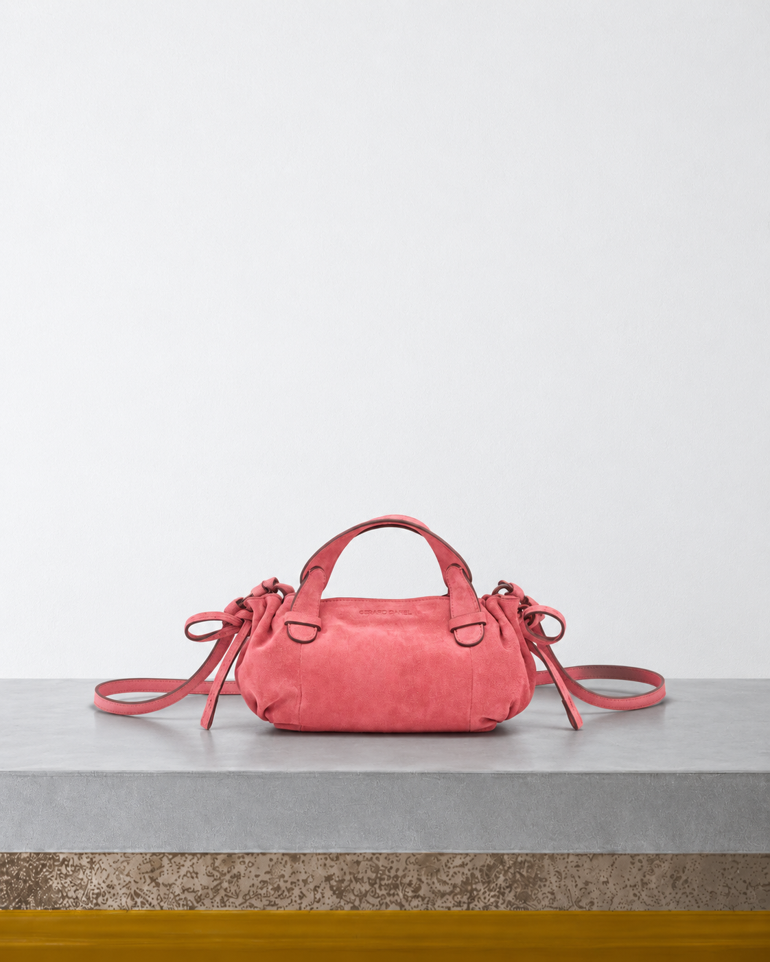 Merci x Gerard Darel - Sac Micro 24 - Rose sur le banc