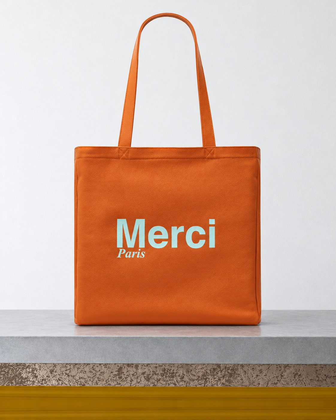 Merci x Gerard Darel - Totebag En Cuir - Orange sur le banc