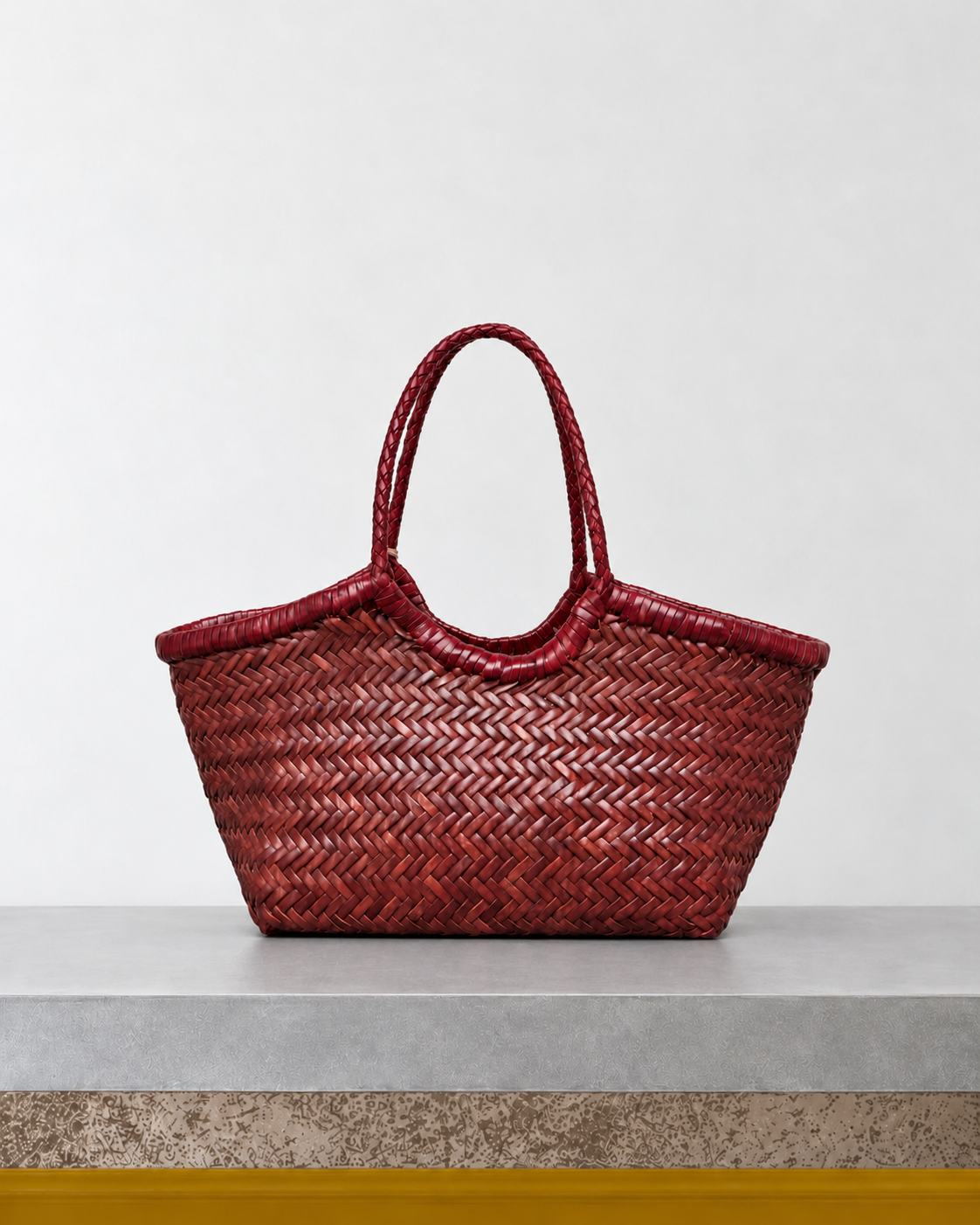 Dragon Diffusion - Sac Nantucket Small - Bordeaux posé sur le banc