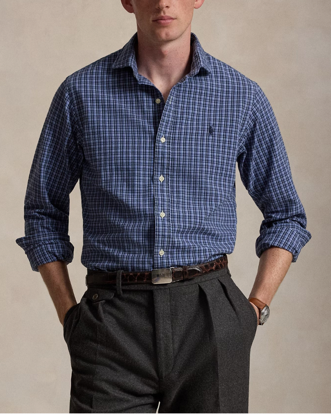 Chemise Oxford Merci Paris Ralph Lauren en coton bleu chiné à motif écossais, coupe ajustée portée par un mannequin