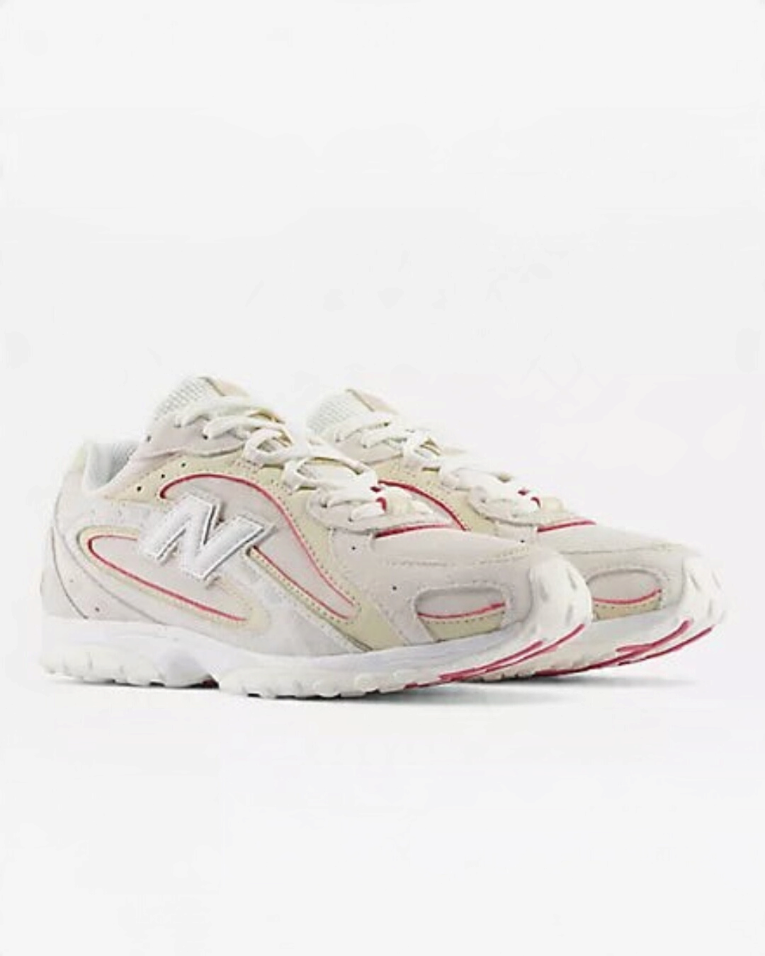Baskets Merci Paris New Balance 204L couleur Sea Salt en daim et cuir avec logo N et détails rouges rétro