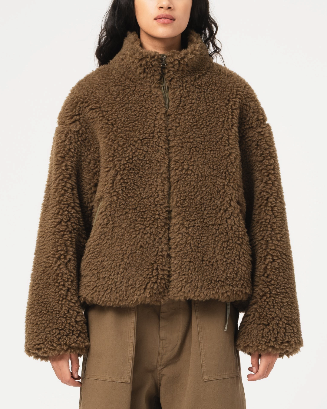 Veste Alpine Jacket Merci Paris Girls Of Dust en polaire moutonnée couleur shitake avec col montant zippé